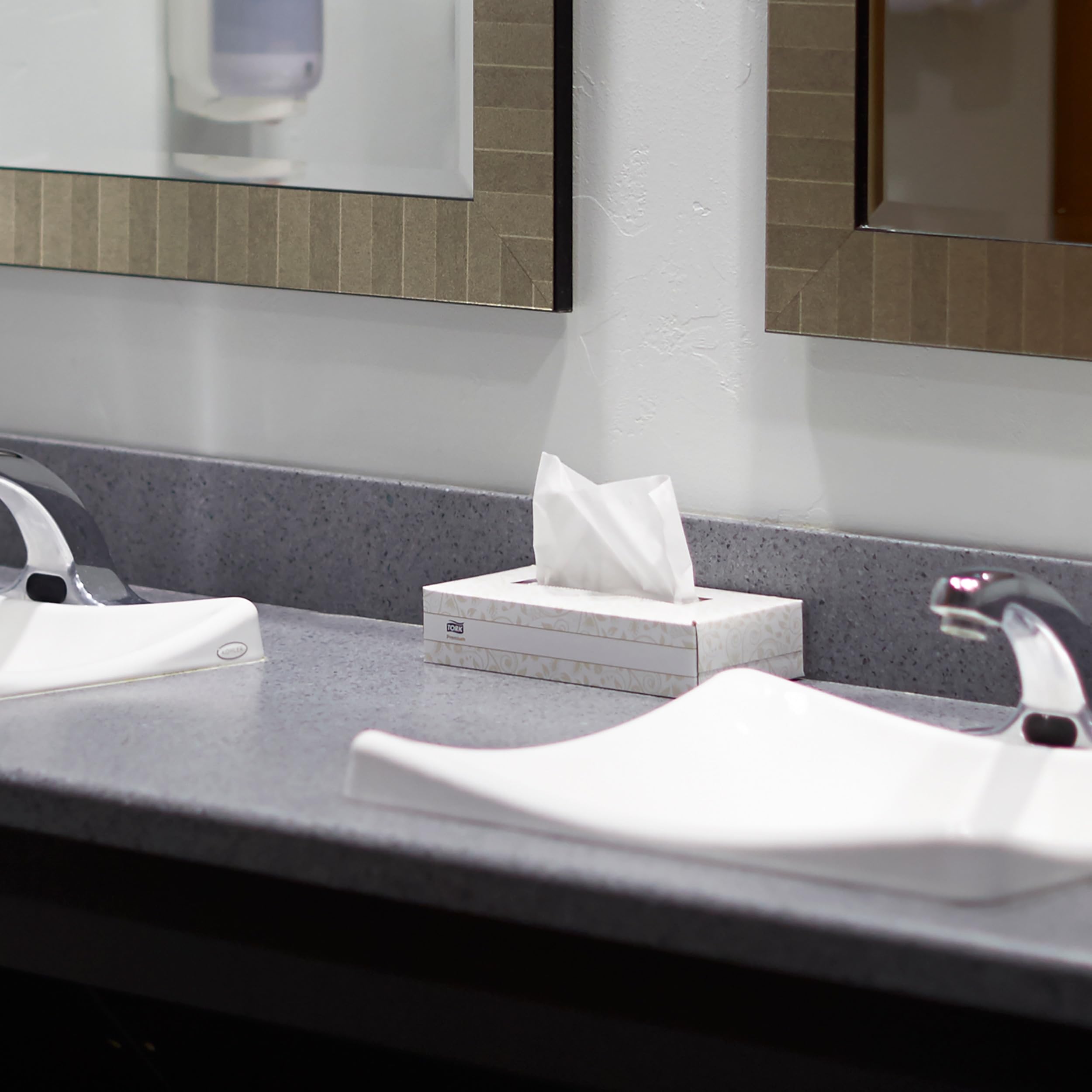 Tork Advanced Facial Tissue Flat/Cube Box White, Soft